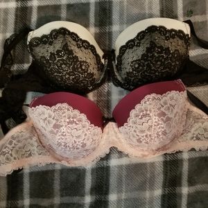 2 Victoria secret bras